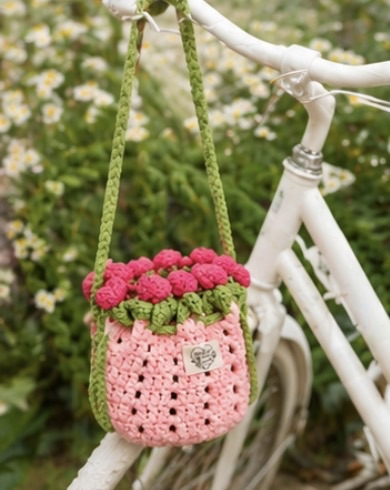 pink rose crochet purse